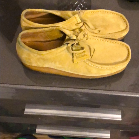 Shoes - Picture 2 of 6